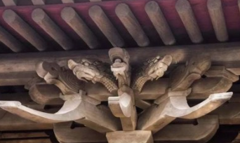 斗拱廠家講解古建磚瓦的優(yōu)勢(shì)